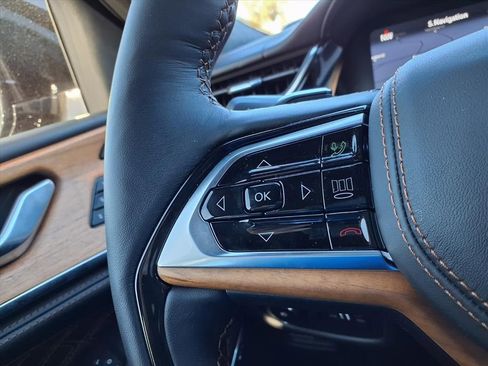 Certified 2025 Jeep Grand Cherokee Summit image 13