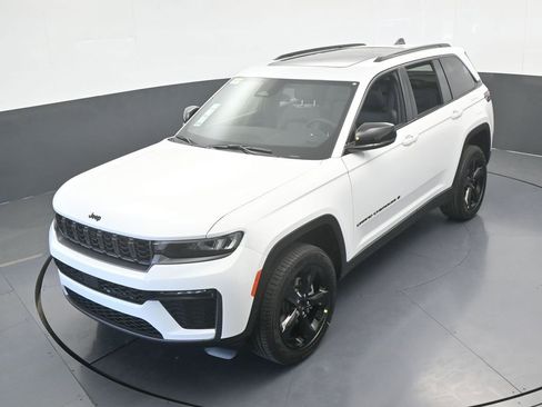 New 2026 Jeep Grand Cherokee Limited w/ Limited Altitude Package RWD image 41