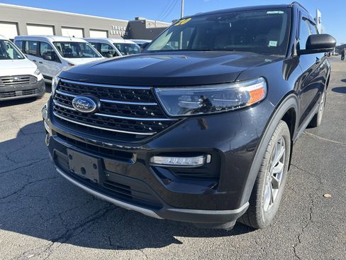 Used 2020 Ford Explorer XLT w/ Equipment Group 202A AWD/4WD image 7