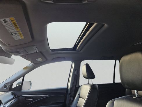 Certified 2022 Honda Pilot Special Edition image 15