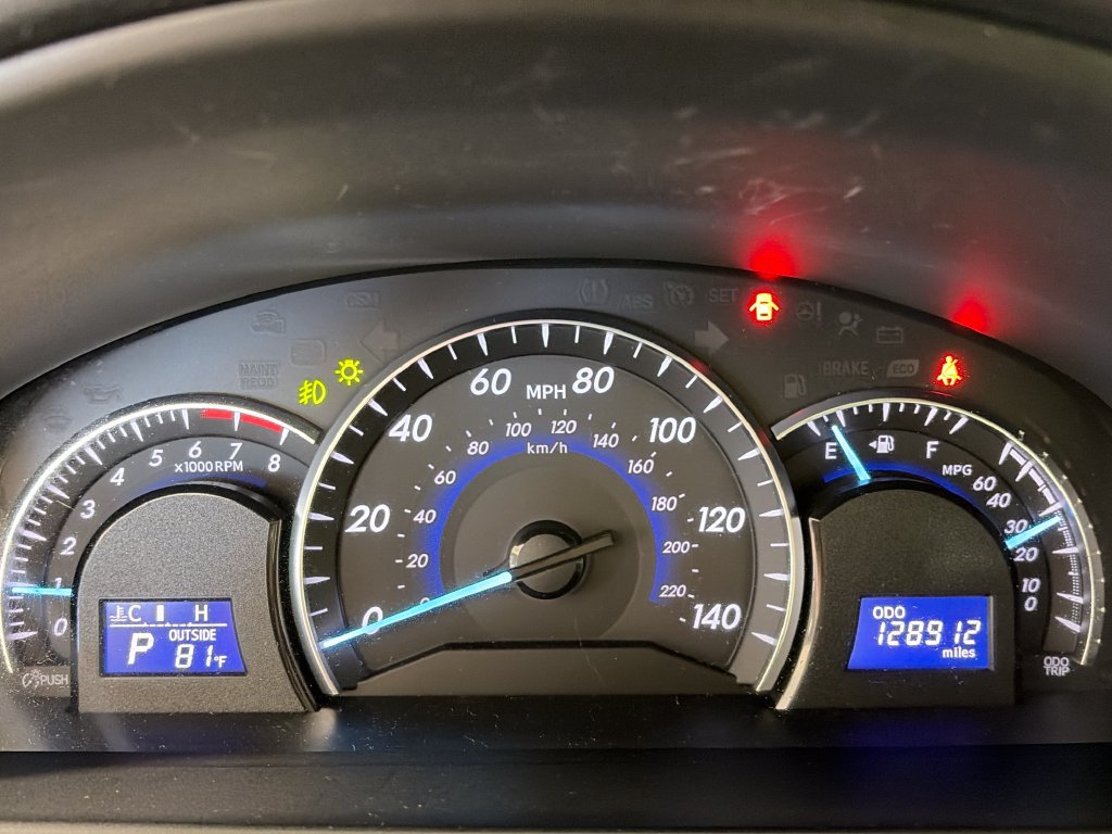 Used 2013 Toyota Camry XLE w/ Convenience Pkg FWD image 15