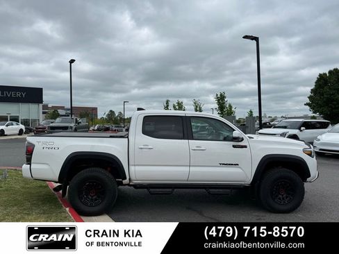 Used 2022 Toyota Tacoma TRD Pro AWD/4WD image 8