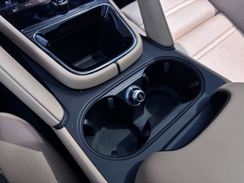 Certified 2026 Porsche Cayenne Coupe AWD/4WD image 25