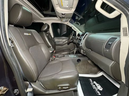 Used 2014 Nissan Frontier PRO-4X w/ Pro-4x Luxury Package image 44