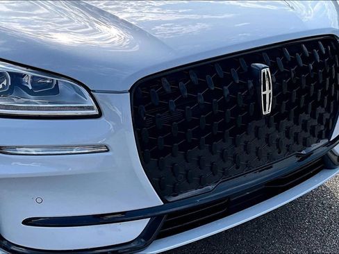 Used 2025 Lincoln Corsair Reserve w/ Jet Appearance Package FWD image 27