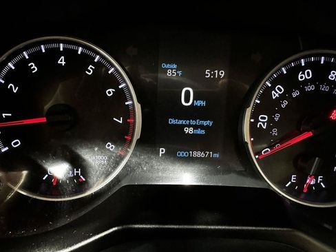 Used 2019 Toyota RAV4 LE FWD image 20