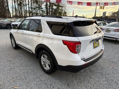 Used 2021 Ford Explorer XLT w/ Equipment Group 202A image 3