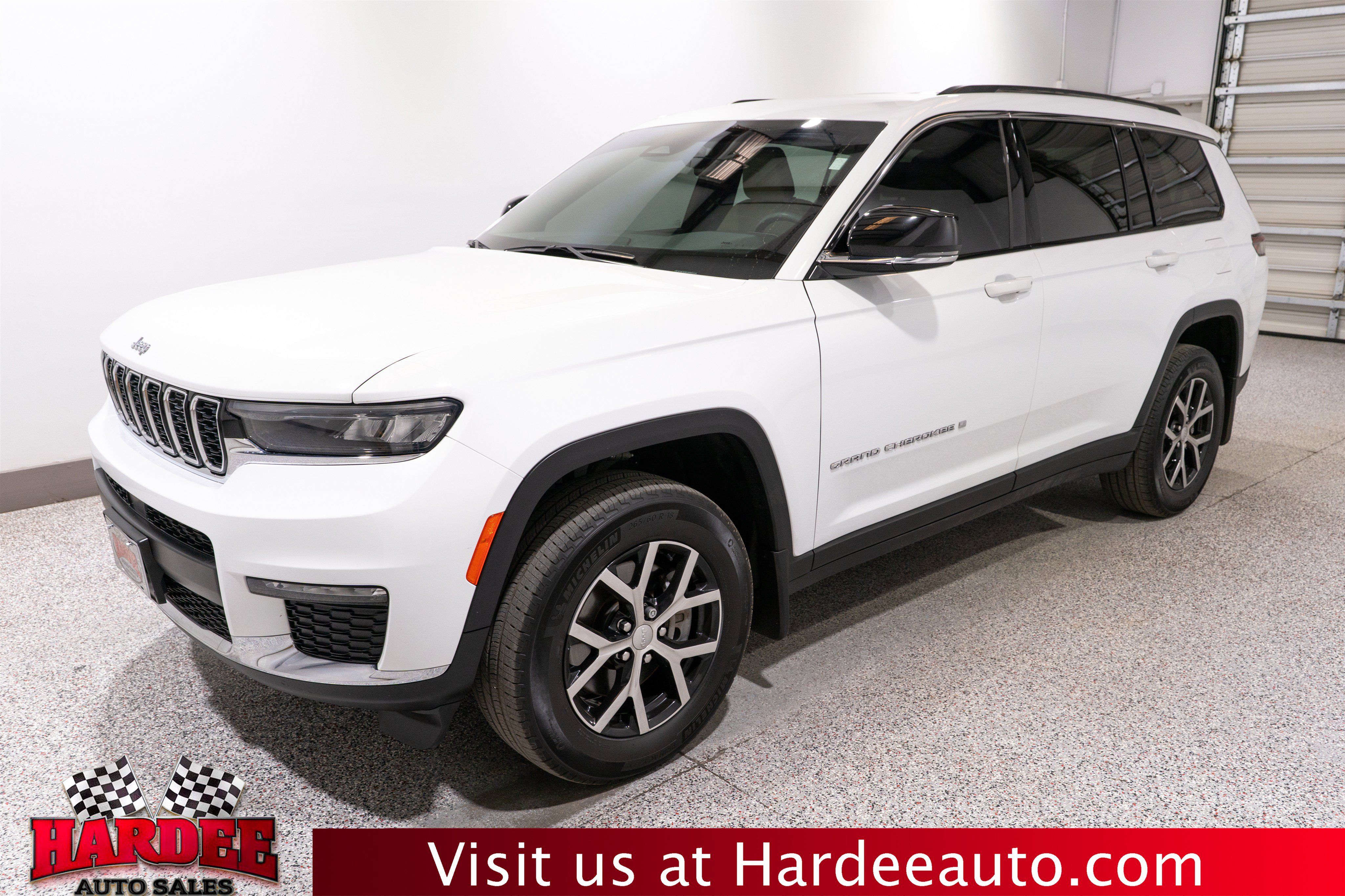 Used 2024 Jeep Grand Cherokee L Limited w/ MOPAR Finishing Package AWD/4WD image 2