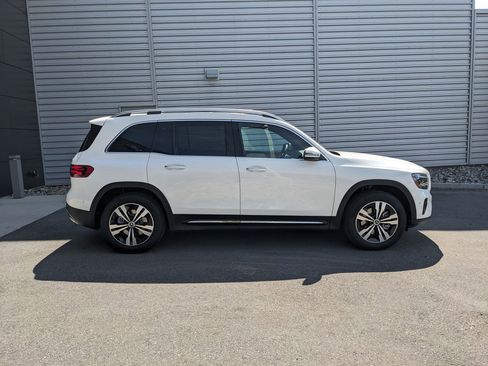 New 2025 Mercedes-Benz GLB 250 4MATIC image 2