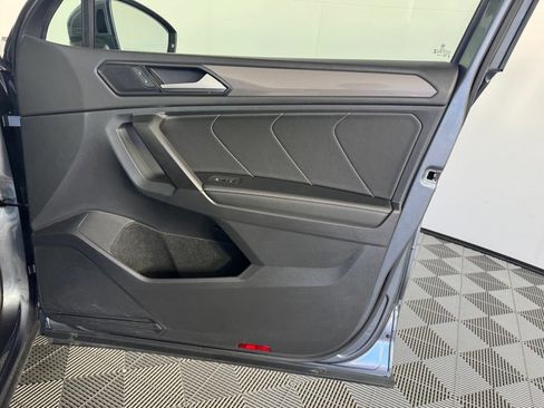 Used 2023 Volkswagen Tiguan SE w/ Panoramic Sunroof Package AWD/4WD image 35