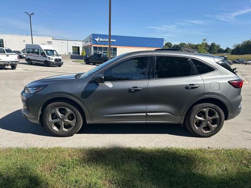 Used 2024 Ford Escape ST-Line w/ Tech Pack #1 AWD/4WD image 12