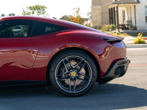 Used 2022 Ferrari Roma RWD image 10
