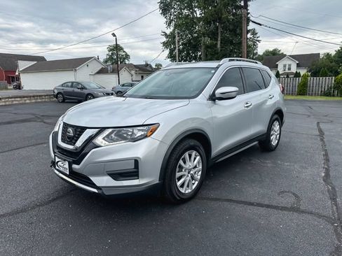 Used 2020 Nissan Rogue SV FWD image 3