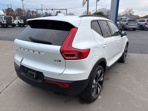 Certified 2025 Volvo XC40 B5 Plus image 5