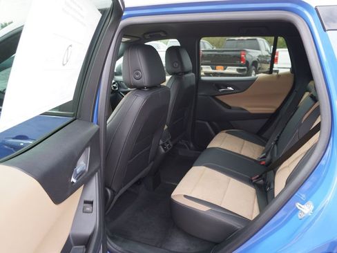 New 2025 Chevrolet Equinox ACTIV w/ Safety and Technology Package image 11