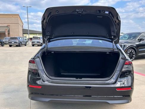 Used 2023 Honda Accord EX image 9