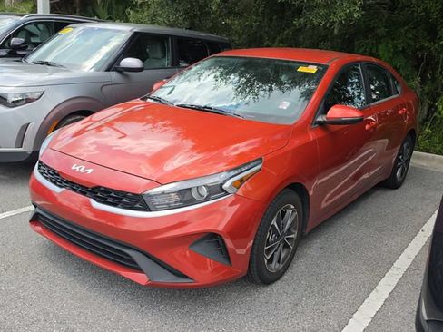 Certified 2023 Kia Forte LXS w/ LXS Technology Package FWD image 3