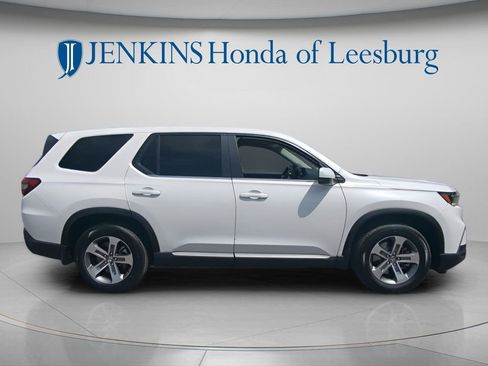 Used 2023 Honda Pilot EX-L image 2