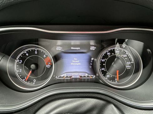Used 2019 Jeep Cherokee Limited FWD image 19