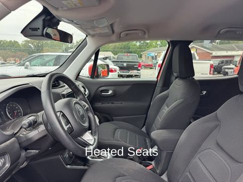 Used 2019 Jeep Renegade Latitude w/ Cold Weather Group AWD/4WD image 10