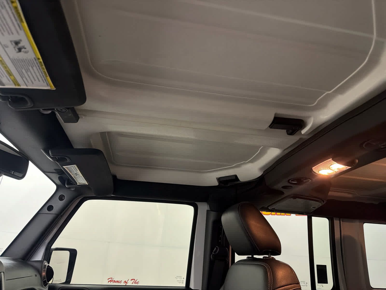 Used 2018 Jeep Wrangler Unlimited Sahara AWD/4WD image 15