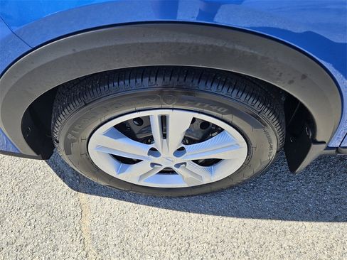 New 2025 Nissan Kicks Play S image 17