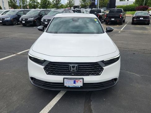 Used 2025 Honda Accord Sport image 2
