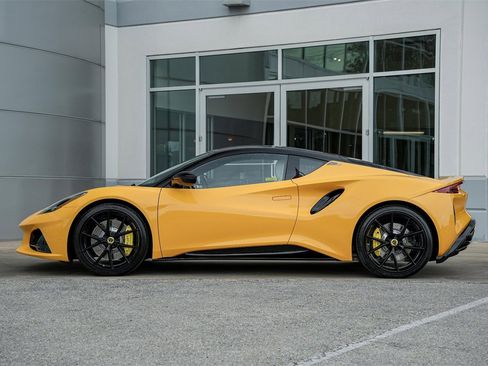 New 2025 Lotus Emira image 10