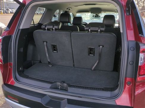 Used 2023 GMC Acadia SLT image 27