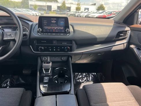 Used 2021 Nissan Rogue S FWD image 14