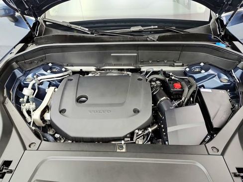 Used 2025 Volvo XC90 B6 Plus AWD/4WD image 35