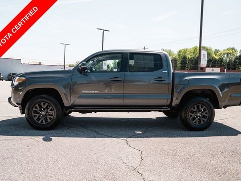Used 2022 Toyota Tacoma SR5 w/ Technology Package RWD image 4