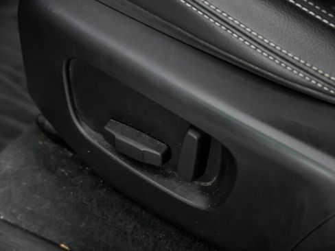 Used 2019 Land Rover Range Rover Velar R-Dynamic SE image 23