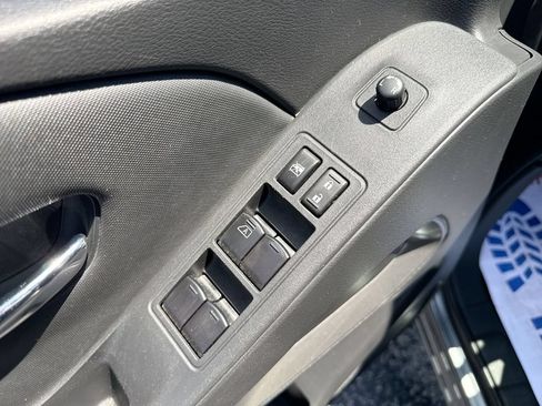 Used 2024 Nissan Frontier SV AWD/4WD image 23