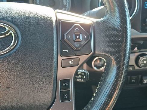 Certified 2019 Toyota Tacoma TRD Sport w/ Technology Package AWD/4WD image 22