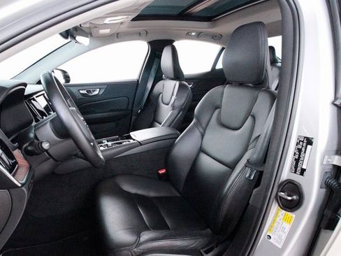 Used 2023 Volvo S60 T8 Plus image 19