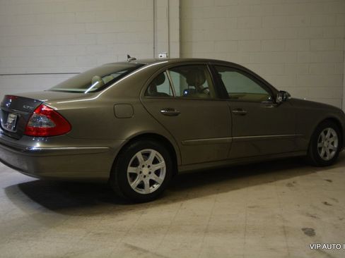 Used 2008 Mercedes-Benz E 320 BlueTEC Sedan image 32