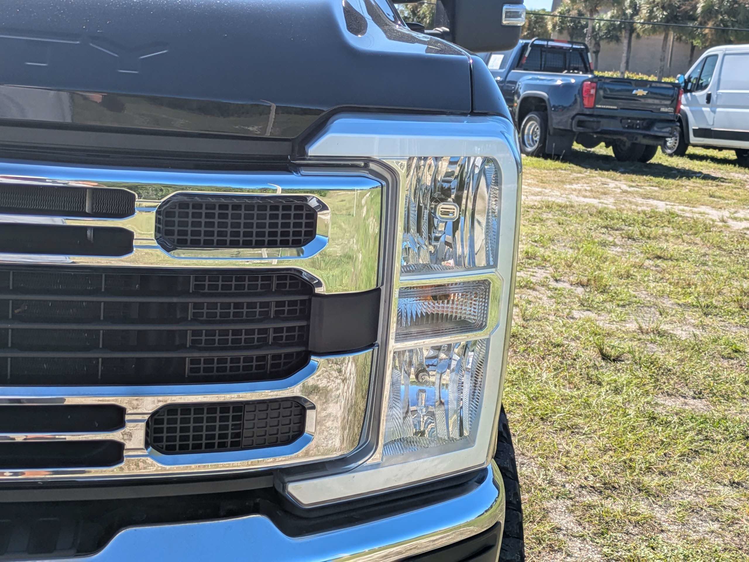 Used 2025 Ford F250 XLT w/ FX4 Off-Road Package AWD/4WD image 8