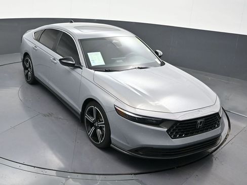 Used 2025 Honda Accord Sport image 19