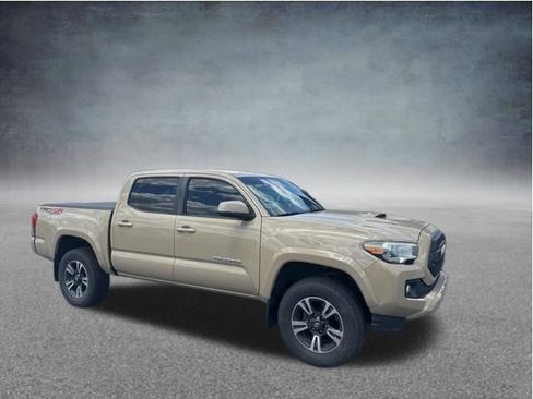Used 2019 Toyota Tacoma TRD Sport AWD/4WD image 1