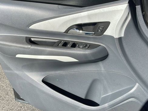 Used 2021 Chevrolet Bolt LT image 24
