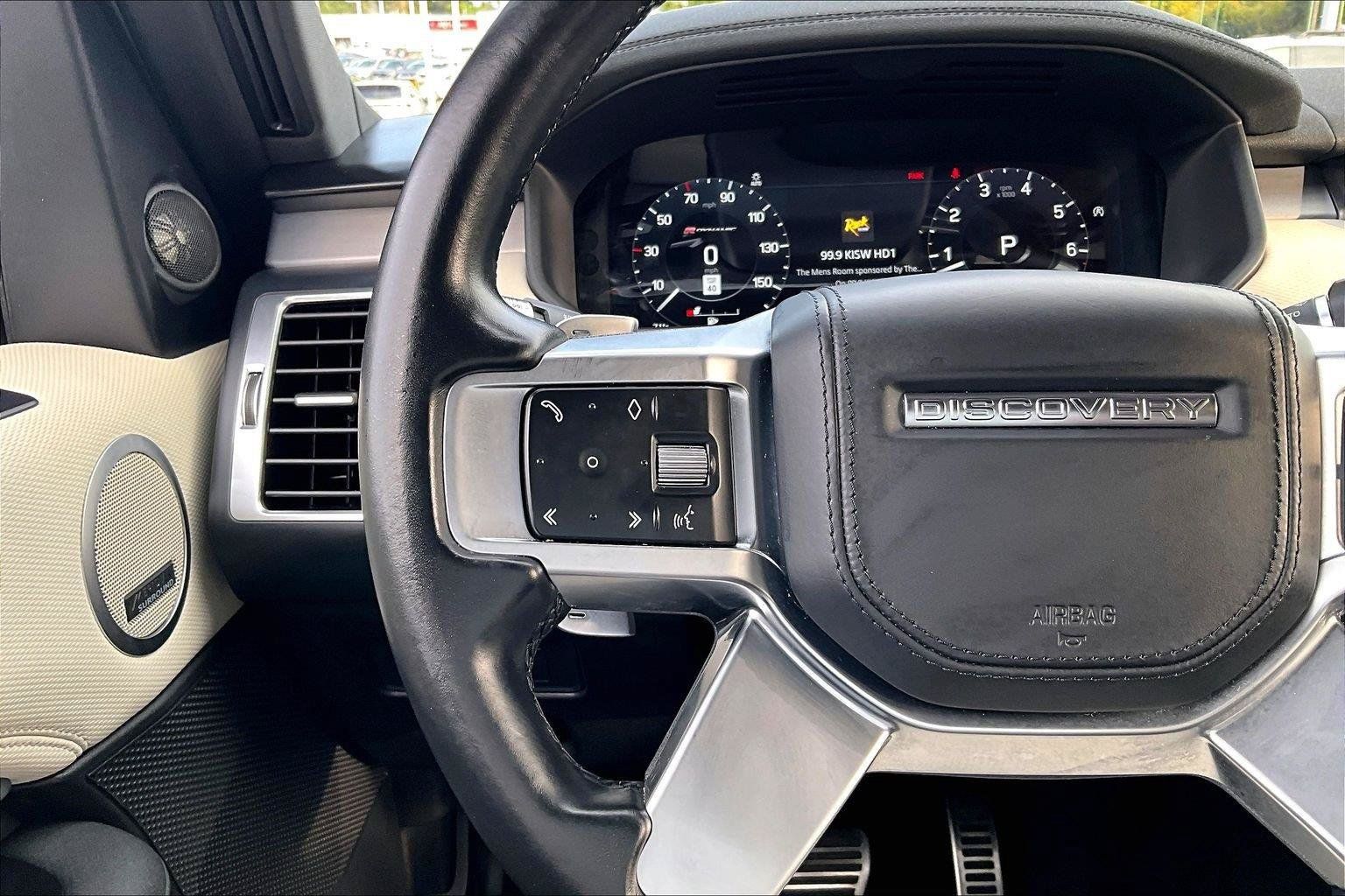 Used 2022 Land Rover Discovery HSE R-Dynamic AWD/4WD image 12