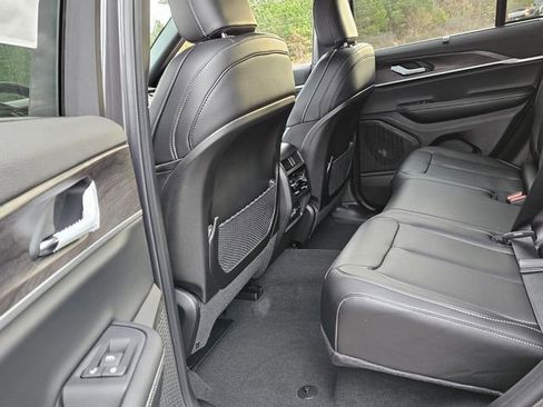 New 2025 Jeep Grand Cherokee Limited w/ Luxury Tech Group II image 7