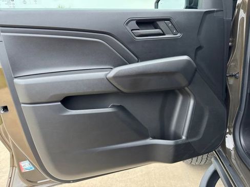 Used 2023 Chevrolet Colorado Trail Boss AWD/4WD image 4