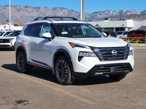 New 2026 Nissan Rogue Platinum w/ Platinum Premium Package image 3