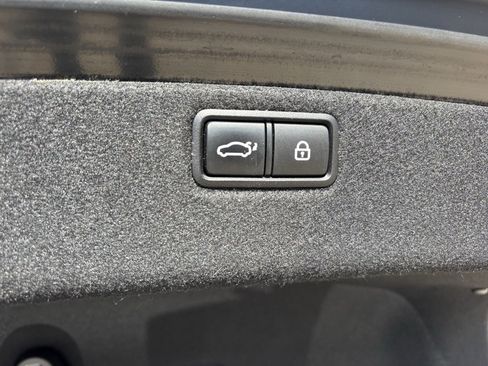 Used 2018 Genesis G80 3.3T Sport image 21