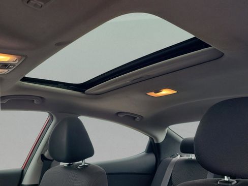 Used 2016 Hyundai Elantra Value Edition image 2