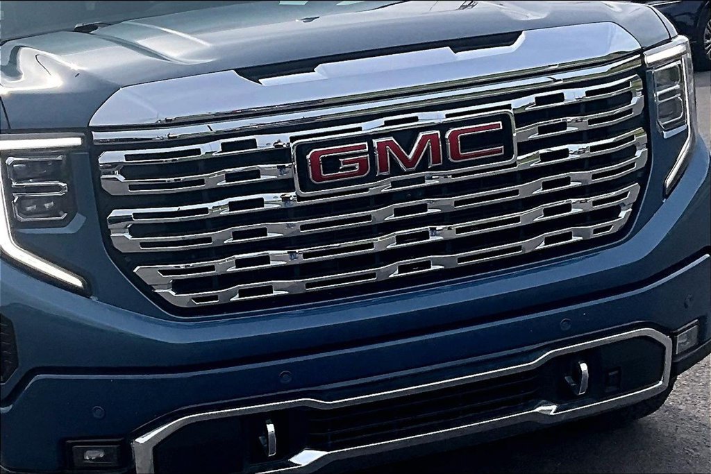 Used 2024 GMC Sierra 1500 Denali w/ Technology Package AWD/4WD image 29
