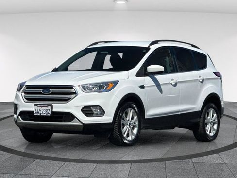 Certified 2018 Ford Escape SEL FWD image 9