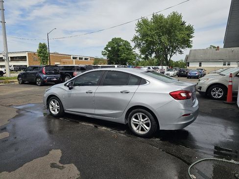 Used 2018 Chevrolet Cruze LT FWD image 7